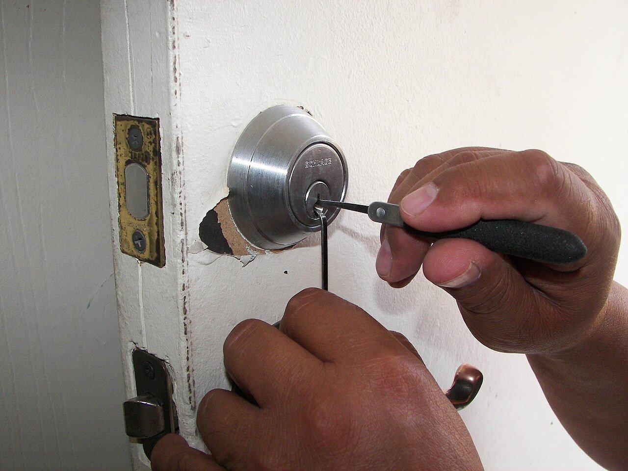 Falcon Locksmith Services